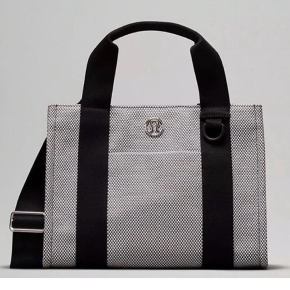 Lululemon 
Stylish Black and Gray Tote Bag